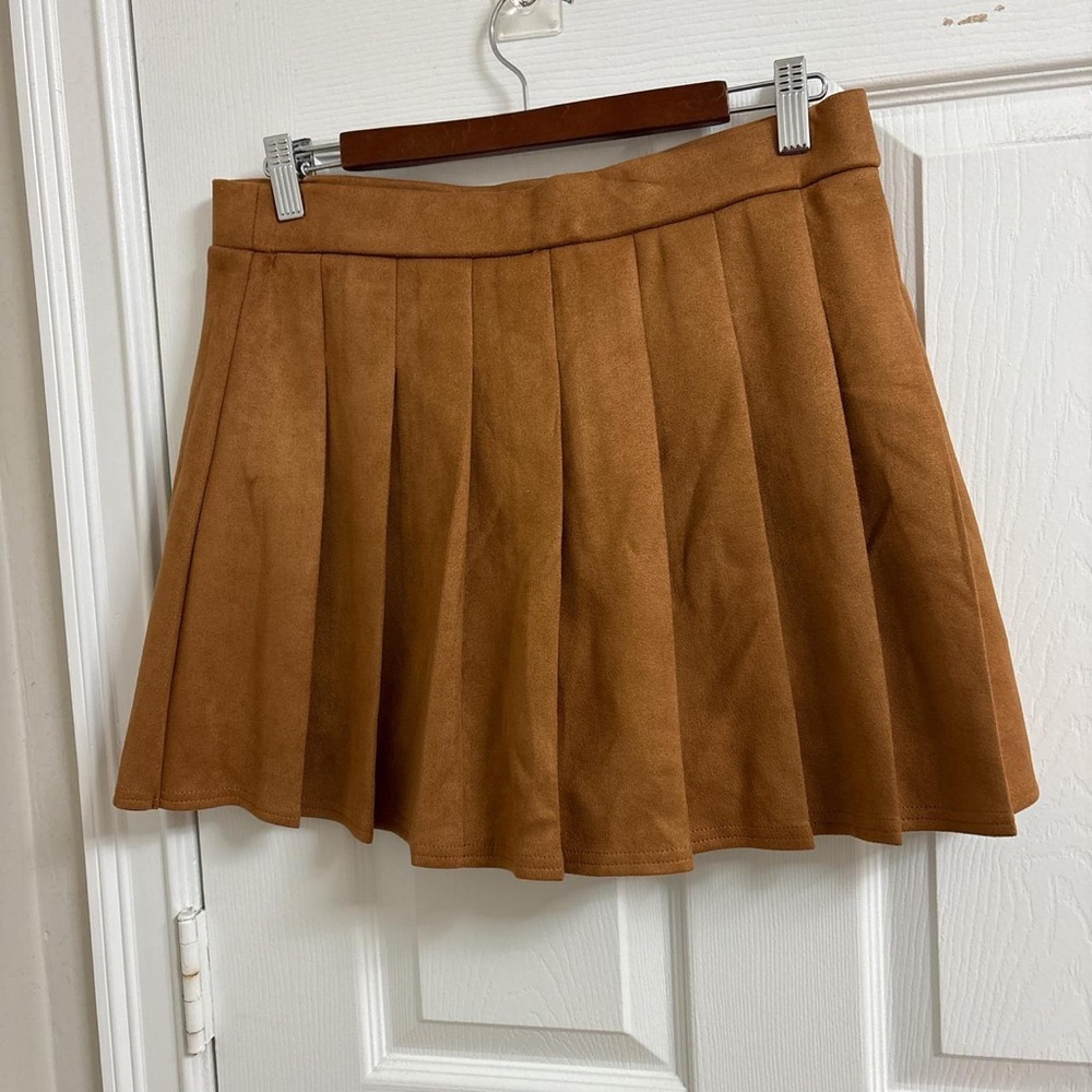 Pleated Mini Skirt in Camel Brown